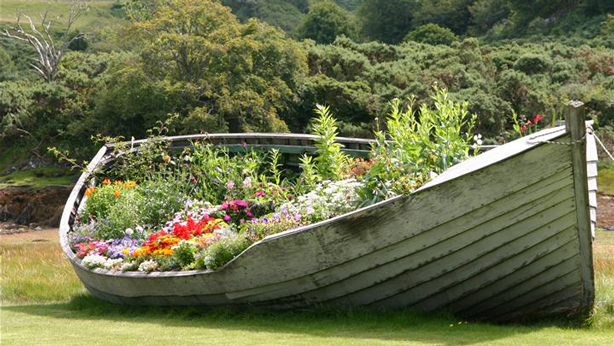 WILLOWBURN_GALLERY_boat-garden-1.jpg