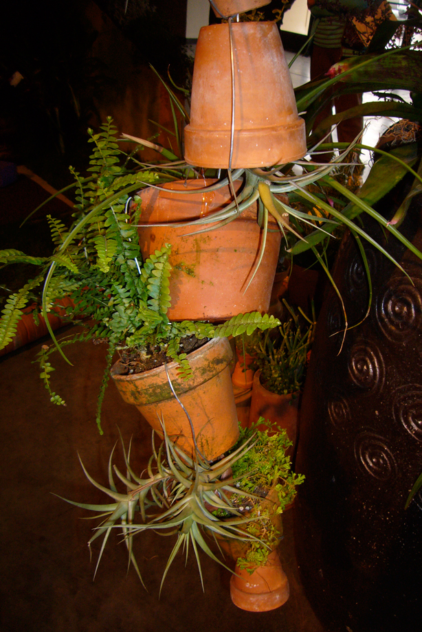ah-sam-stiug-together-pot-vertical-garden
