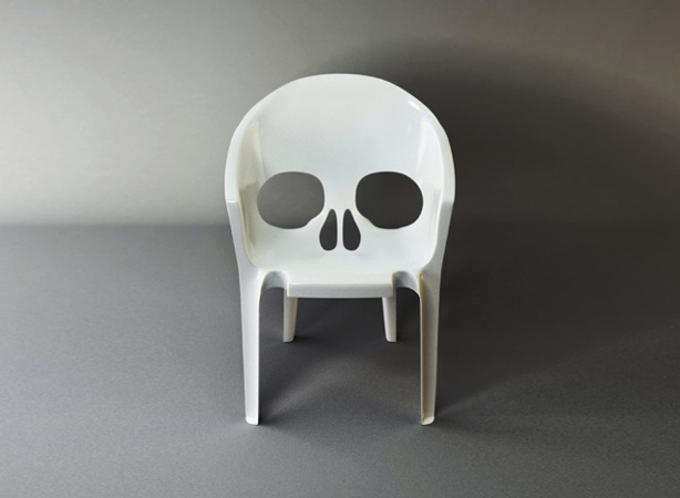 skull-chair-by-pool
